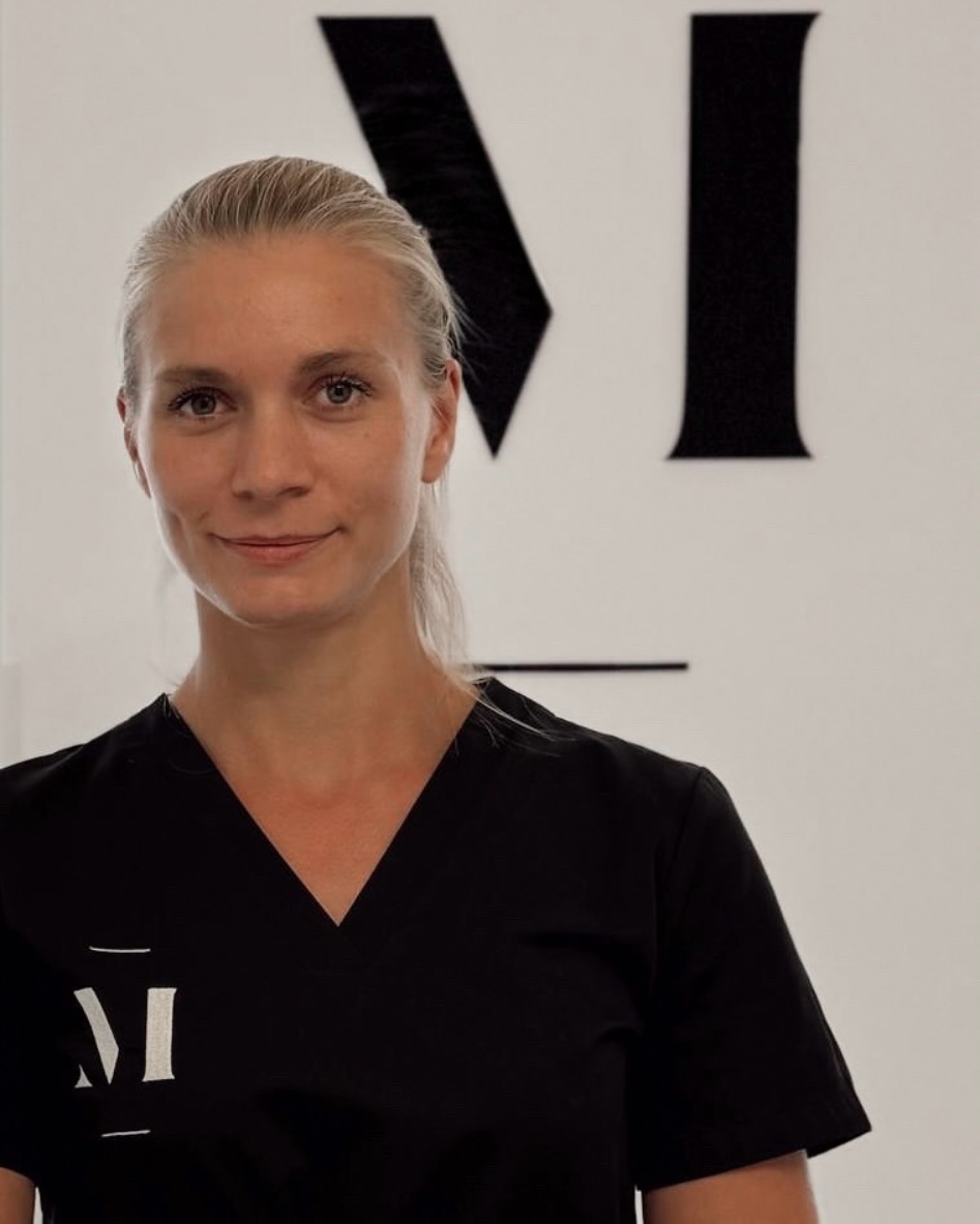 Mamy dla Was kolejną wspaniałą wiadomość!
Do zespołu MEDISTIC dołączyła dr n. med. Natalia Iżycka - specjalista położnictwa i ginekologii. 👩🏼⚕️
Już teraz możecie umówić się na wizytę do dr n. med. Natalii - wystarczy, że wejdziesz na naszą stronę (link w BIO) i klikniesz w zakładkę rejestracja online lub skontaktuj się z nami pod nr telefonu +48 664 451 862! 👌🏼
Zapraszamy tym samym na konsultacje w zakresie:
- medycyny estetycznej
- dermatologii
- diabetologii
- okuloplastyki i onkologii okulistycznej
- reumatologii
- radiologii (USG)
- ginekologii. ☺️
#MEDISTIC #ginekolog #ginekologia #ginekologiaipołożnictwo #dermatologia #diabetologia #radiolog #reumatolog #okulistyka #okulista #medycynaestetyczna #wenerologia #dermatolog #okulista #diabetolog #gabinetylekarskie #gabinetylekarskiepoznań #wenerologiapoznan #dermatologpoznań #medycynaestetycznapoznan