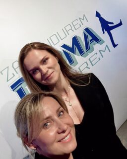 W ostatni weekend września odbyła się IV Konferencja Naukowo-szkoleniowa „Za mundurem derma sznurem”. 🩺Nasza specjalistka dr Kinga Adamska miała przyjemność prowadzić dwa wykład jeden na temat „Szkoła poznańska vs. warszawska leczenia łuszczycy” i drugi „Łuszczyca wczesna i zaawansowana - prezentacje przypadków klinicznych”👩🏼⚕️
W imieniu dr Kingi dziękujemy za zaproszenie ☺️
#MEDISTIC #konferencja #zamunduremdermasznurem #dermatologia #dermatolog #gabinetylekarskiepoznań #dermatologpoznań #dermatologiapoznań