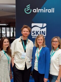 Marzec był bardzo intensywny! ☺️ Tydzień temu odbyła się 17 edycja Skin Academy Almirall
✨ Konferencja skupiała się na postępach w leczeniu chorób zapalnych skóry, w tym atopowego zapalenia skóry i łuszczycy - dawka konkretnej wiedzy i wymiany doświadczeń 💬 Cieszymy się, że wśród uczestników, po raz kolejny była nasza specjalistka dr Kinga Adamska 👩🏼‍⚕️

#SkinAcademyAlmirall #dermatologia #dradamska #konferencjadermatologiczna #chorobyskóry